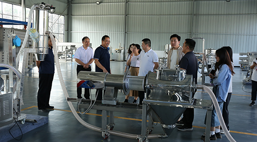 【頂端新聞】數(shù)智賦能新鄉(xiāng)造，看新鄉(xiāng)如何打響產(chǎn)業(yè)轉(zhuǎn)型新名片