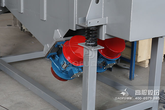 礦用直線(xiàn)篩細(xì)節(jié)