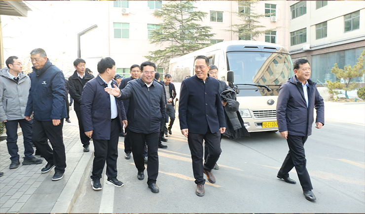 熱烈歡迎新鄉(xiāng)學院領導團深入高服公司調研，共繪校企合作藍圖